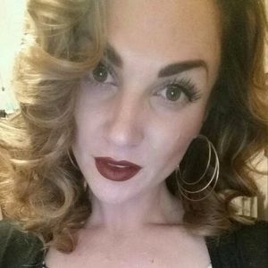 Meet your Posher, Raquel